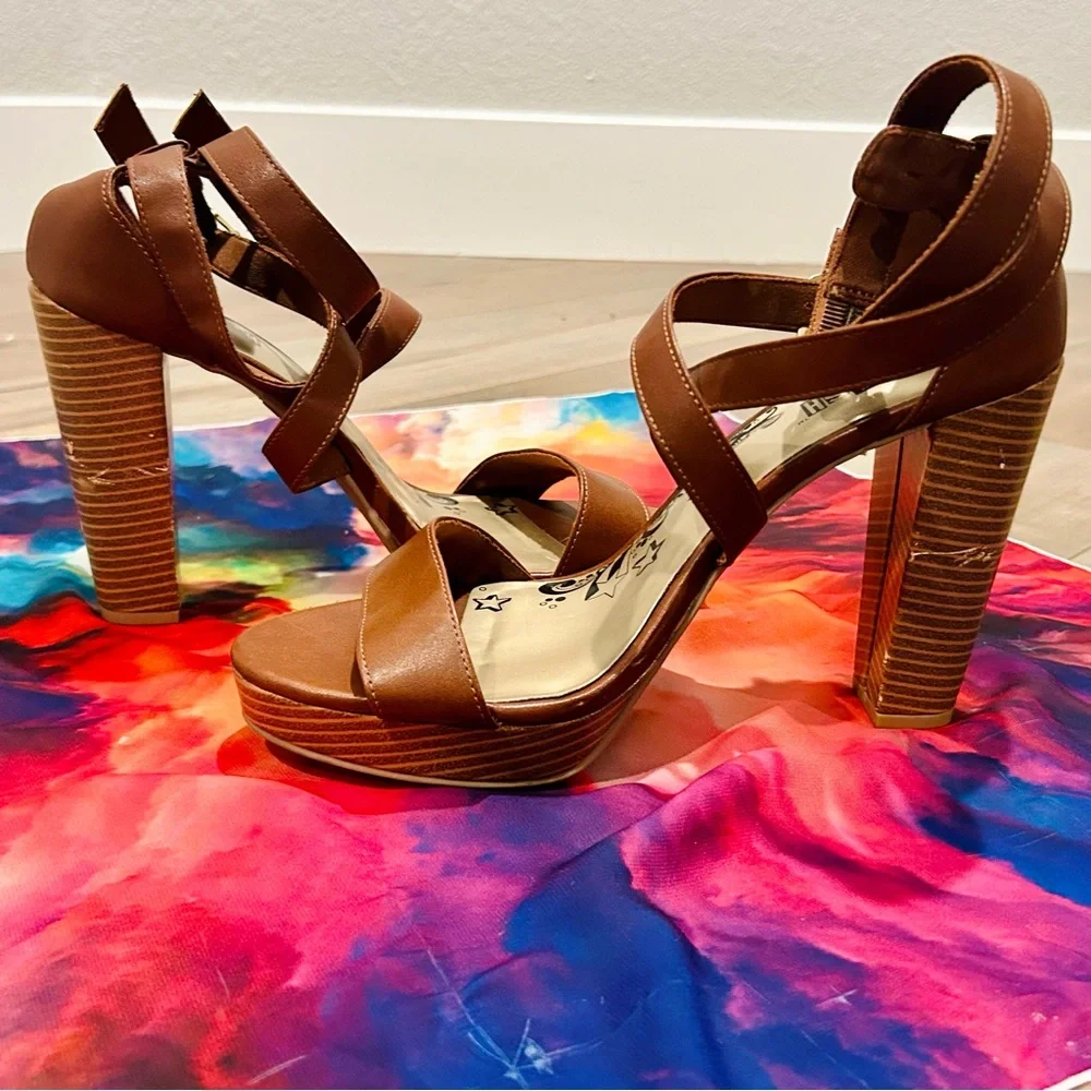 Brash Platform Sandals